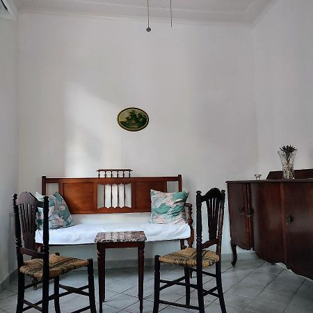 Maroudas Traditional Guest House バティ エクステリア 写真